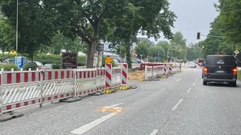 Im Kreuzungsbereich Kieler Straße, Güttloh und Heidkampstraße müssen sich die Auto- und Radfahrer auf Behinderungen einstellen. Die Arbeiten dauern voraussichtlich noch bis in den August hinein.