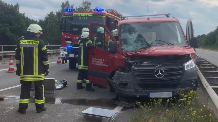 Nach einem Unfall auf der A29 fand die Feuerwehr des Landkreises Oldenburg eine vorbildlich gebildete Rettungsgasse vor.