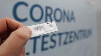 Neue Regeln: PCR-Tests nur noch nach positivem Schnelltest