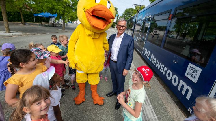 Die neue SVZ-Straßenbahn tourt 30.06.2022 Foto Volker Bohlmann