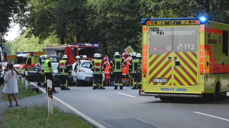Fünf Personen sind am Donnerstag bei einem Verkehrsunfall in der Gemeinde Großenkneten verletzt worden. Es entstand hoher Sachschaden.