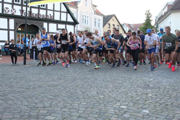 Abendlauf Des TuS Bad Essen: 2022 Mehr Als 600 Starter Dabei | NOZ