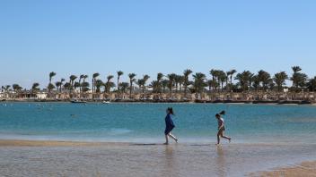 Egypt. Hurghada. Egypt is open to tourists. The Red Sea has opened its doors to tourists from Russia. ÐSÐ°ÐºÑÐ¸Ð¼xÐöÐ¾Ð