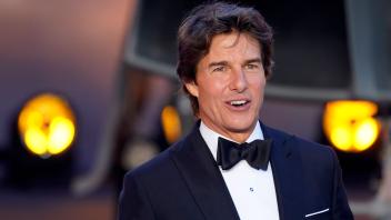 ARCHIV - Tom Cruise kam im Mai zur Premiere des Films «Top Gun: Maverick» nach London. Foto: Alberto Pezzali/AP/dpa
