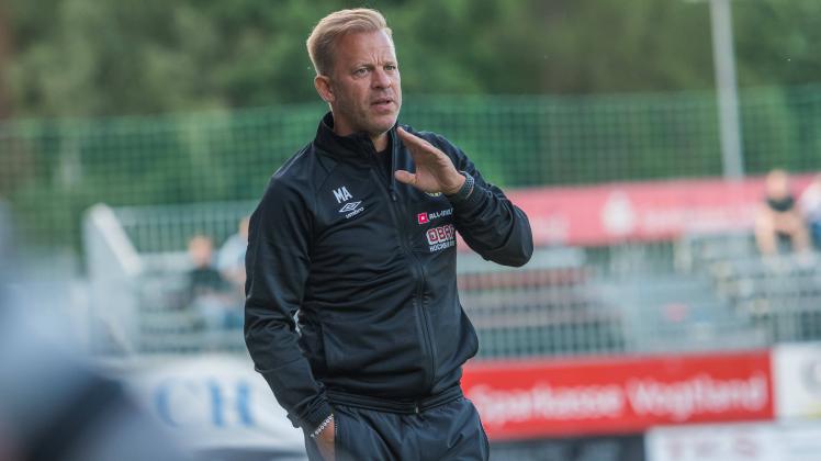 Dresdens Cheftrainer Markus Anfang; Testspiel VfB Auerbach - SG Dynamo Dresden; Fußball; 3. Liga; Saison 2022/2023; Stad