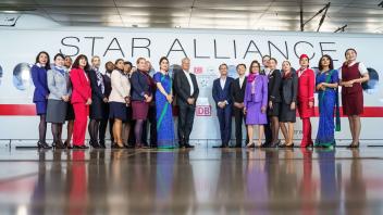Die Deutsche Bahn wird als erstes branchenfremdes Unternehmen Teil des Airline-Bündnisses Star Alliance. Foto: Frank Rumpenhorst/dpa