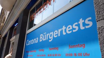 Eine Corona-Teststation in Erfurt. Foto: Martin Schutt/dpa/Symbolbild