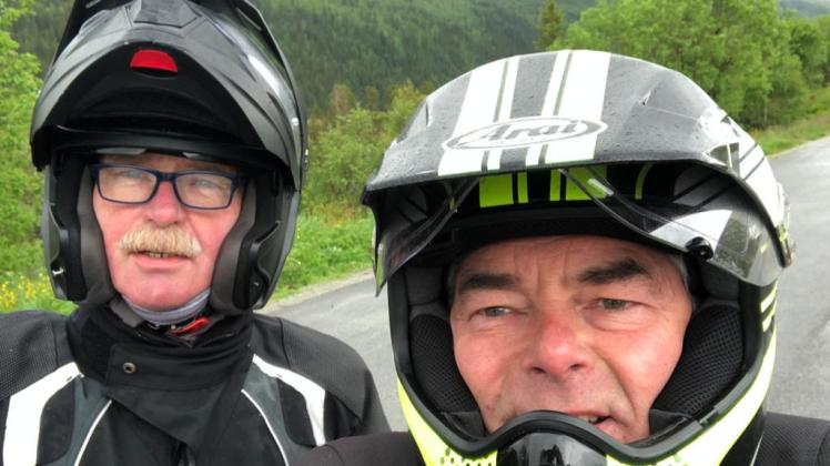Die Meppener Roland Born (links) und Rainer Baumann haben an der „Baltic Sea Circle“-Rallye rund um die Ostsee teilgenommen. In 16 Tagen galt es, 7500 Kilometer zu bewältigen.