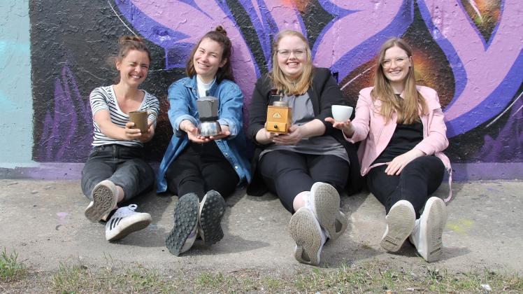 Vier Kaffeeliebhaberin planen ein Festival rund um die Bohne: Viktoria Lommatzsch, Elia Witt, Anna Franziska Borck und Annemarie Borck (v.l.).