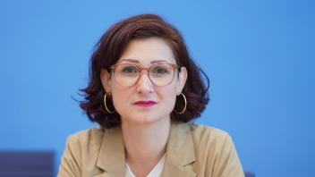 ARCHIV - Ferda Ataman soll neue Antidiskriminierungsbeauftragte des Bundes werden. Foto: Jörg Carstensen/dpa