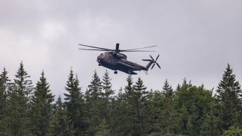 Krün 28.06.2022, Krün, GER, G7 Gipfel 2022, Schloss Elmau, im Bild Militärhubschrauber // military helicopter during the