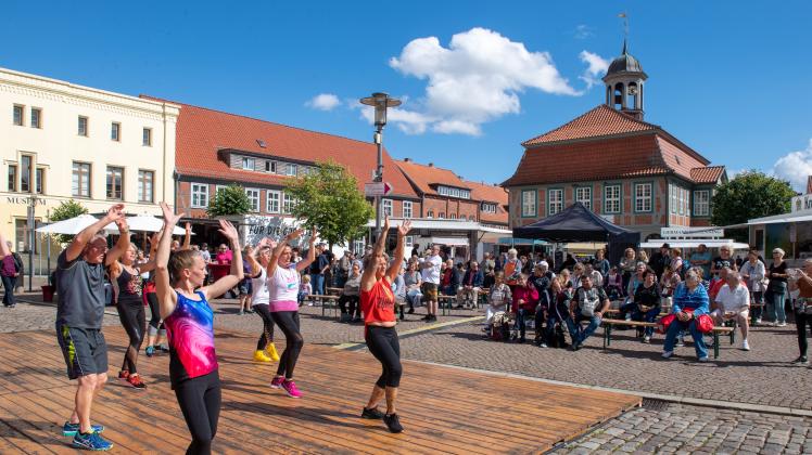 Nach zwei Jahren der pandemiebedingten Unterbrechung konnte in Boizenburg endlich wieder das beliebte Altstadt- und Schützenfest gefeiert werden. 