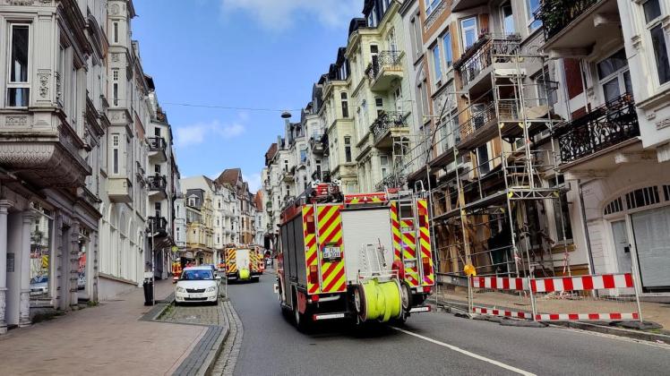 Die Feuerwehr war wegen Rauchentwicklung aus einer Wohnung am Burghof alarmiert worden.