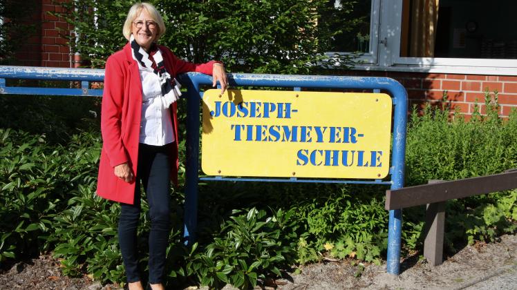 „Ich habe die Arbeit mit den Kindern immer geliebt“, sagt Hannelen Hartke. Die langjährige Schulleiterin der Joseph-Tiesmeyer-Schule in Emsbüren wird an diesem Dienstag offiziell in den Ruhestand verabschiedet. 