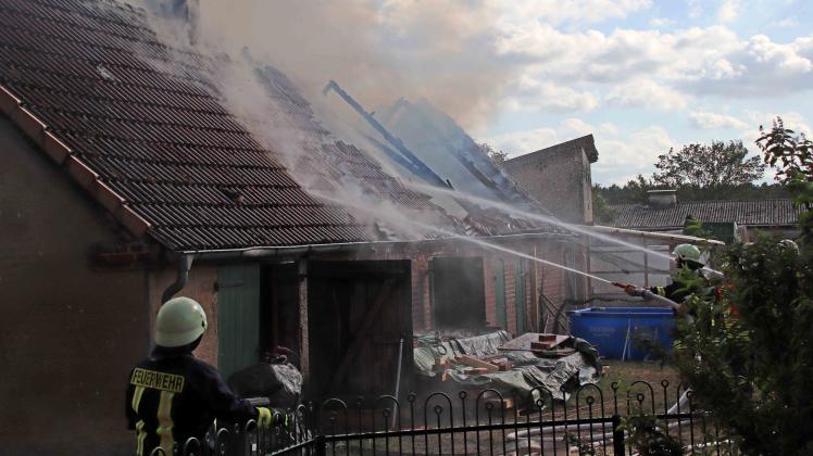 Mehrere Tausend Euro Schaden bei Stall-Werkstadtbrand