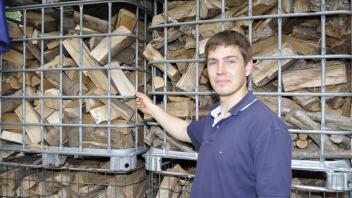 Brennholz-Händler Marwin Priewe nimmt keine Bestellungen mehr entgegen.