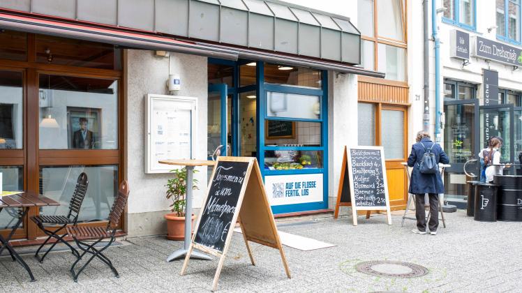 OS: #das_tut_sich Warum das alteingesessene Fischrestaurant Helgoland jetzt "Burger bei die Fische" heißt" - Treffen mit Inhaber Davud Kücükugurlu