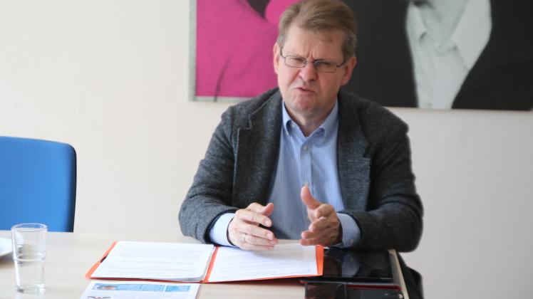 Ralf Stegner (SPD) beim Bilanzgespräch in der SPD-Kreiszentrale nach knapp 250 Tagen als Bundestagsabgeordneter.