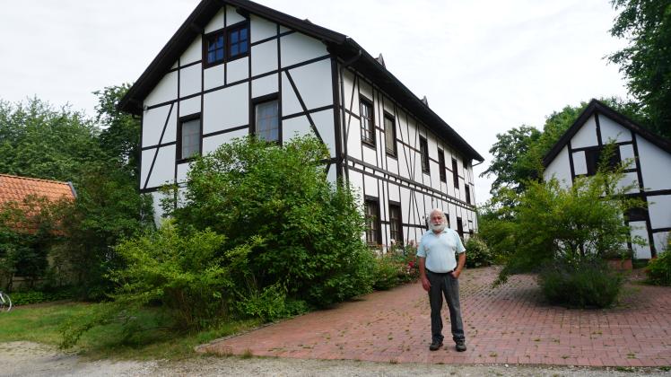 Frank Pfeifer hofft auf besseres Internet in der Hüggelschlucht in Hasbergen