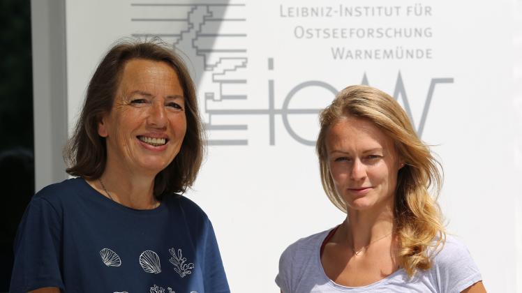 Die Warnemünder Forscherinnen Joanna Waniek (l.) und Janika Reineccius (r.) analysierten Mikroplastik aus dem Nordost-Atlantik.
