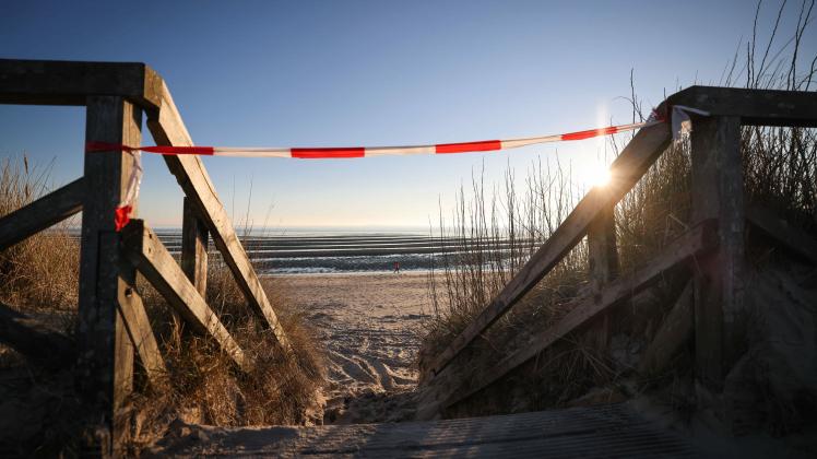 Durch fremde Gärten zum Strand in SH : Das ist erlaubt, das nicht