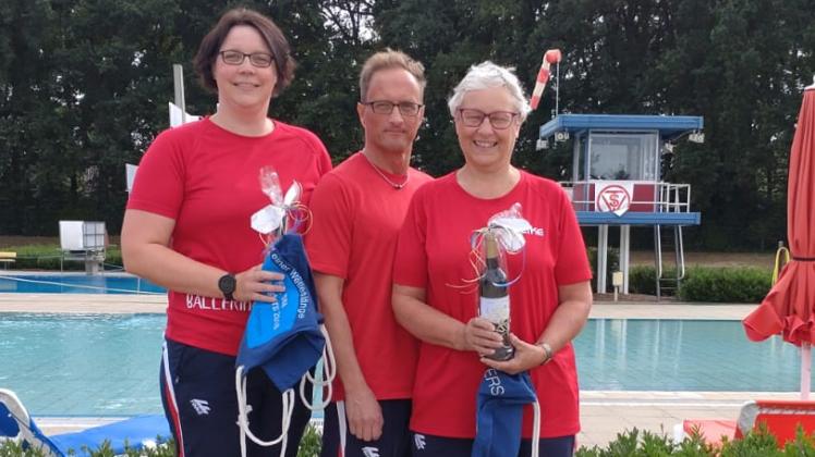 Landesmeisterschaftenn der Mastersschwimmer 2022 in Quakenbrück
(von links) Christine Kittel, Marco Loewenstein und Heike Wolters vom SV Ganderkesee