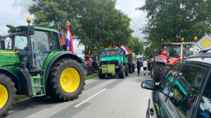 Landwirte-Demo an Grenzübergang in Rhede.