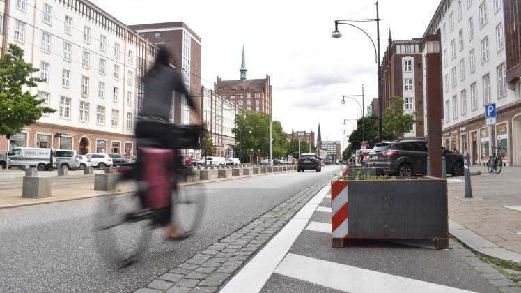 Seit Ende Mai haben Fahrradfahrer auf der Langen Straße Vorrang.