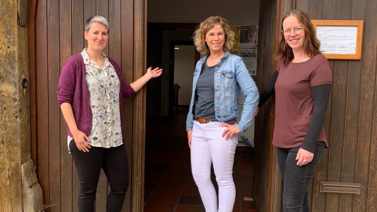 Das Gehrder Gemeindebüro ist jetzt auch an zwei Nachmittagen geöffnet. Corinna Epping, Elke Hölscher-Uchtmann und Daniela Mauritz (von links) kümmern sich um die Anliegen der Bürger.