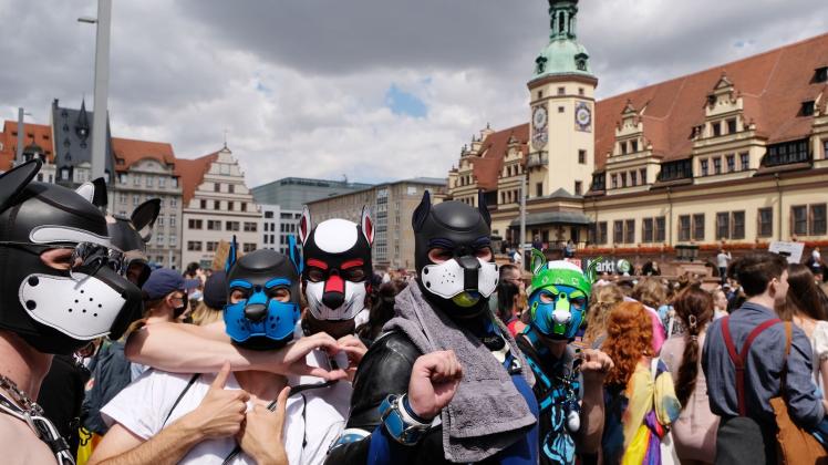 Teilnehmer der CSD-Parade in Leipzig. Foto: Sebastian Willnow/dpa