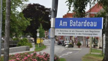 Zwischen Fleth und Binnenhafen befindet sich die Straße Am Batardeau.