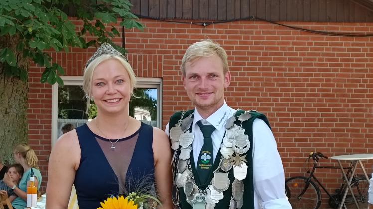 Das junge Königspaar von Glandorf-Schwege: Eva Buchterkirche und Karsten Ahmann.
