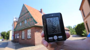 36,5 Grad im Schatten zeigte das Thermometer am Mittwoch in der Barmstedter Innenstadt an.