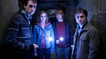 L r MATTHEW LEWIS as Neville Longbottom EMMA WATSON as Hermione Granger RUPERT GRINT as Ron Weas