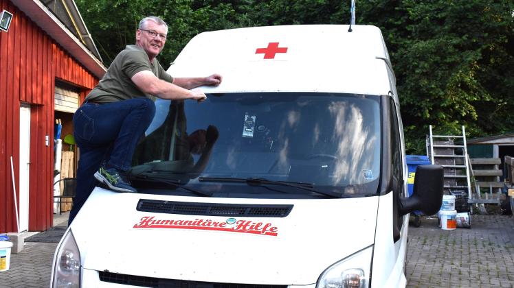 Wenn Dariusz Zaczek mit seinem Transporter in die Ukraine aufbricht, wird aus dem Firmenwagen ein Hilfsfahrzeug