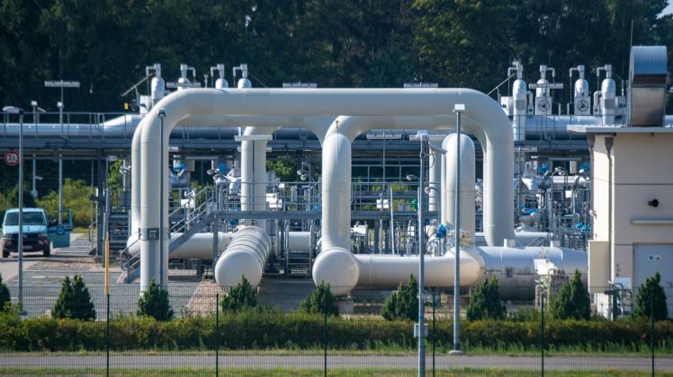 Rohrsysteme und Absperrvorrichtungen in der Gasempfangsstation von Nord Stream 1 und der Übernahmestation von OPAL. Foto: Stefan Sauer/dpa