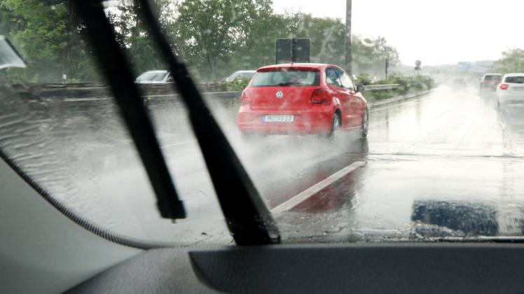 Wetterdienst warnt vor Gewitter, Starkregen und Hagel