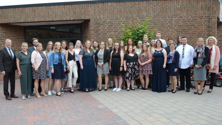 23 Absolventen bei Papenburger Fachschule für Heilerziehungspflege erhielten Examen
