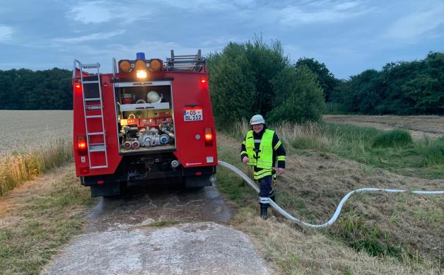 Verendete Fische in Melle entdeckt Feuerwehr belüftet Teich NOZ