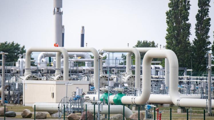ARCHIV - Anfang der Woche kündigte der russische Gazprom-Konzern an, die Gaslieferungen durch die Ostseepipeline Nord Stream 1 erneut deutlich zu drosseln. Foto: Stefan Sauer/dpa