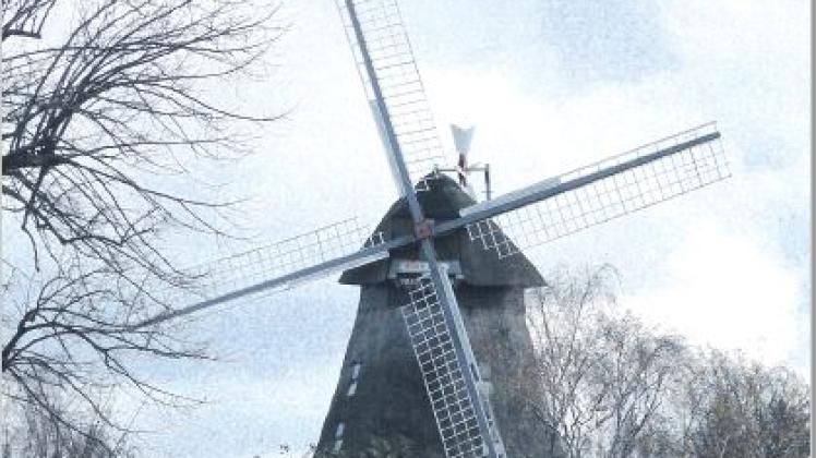 Eutiner Mühle 2010 mit Trauerstellung der Flügel zum Tode von Mühlenwirt Desche Johannsen