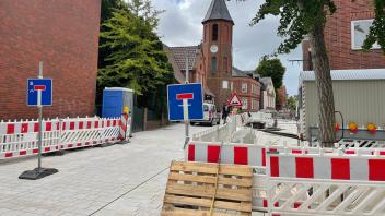 Große Straße in Wyk auf Föhr während der Sanierungsarbeiten im letzten Abschnitt. 
