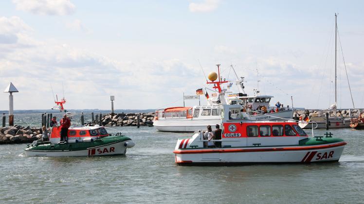 Im Hafen von Timmendorf lassen sich zum Tag der Seenotretter verschiedene Aktivitäten erleben.