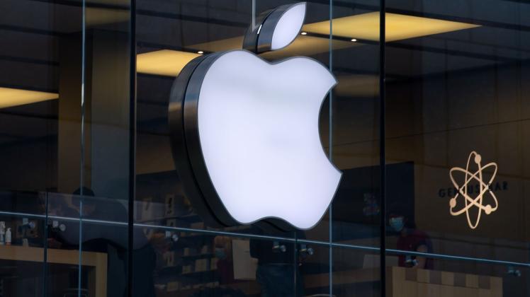 ARCHIV - Das Dienstleistungsgeschäft von Apple floriert - und auch das iPhone verkauft sich nach wie vor. Foto: Sven Hoppe/dpa
