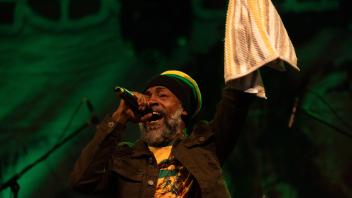Am Samstag startete bei angenehmen sommerlichem Wetter das Reggae Jam in Bersenbrück. Auf der Lutan Fyah 