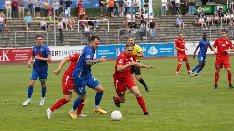 Fußball-Regionalliga 2022/23: VfV Hildesheim - SV Atlas Delmenhorst 1:1 (1:1)
am Ball Dimitrios Ferfelis (SV Atlas)
31. Juli 2022, Foto: Lars Pingel