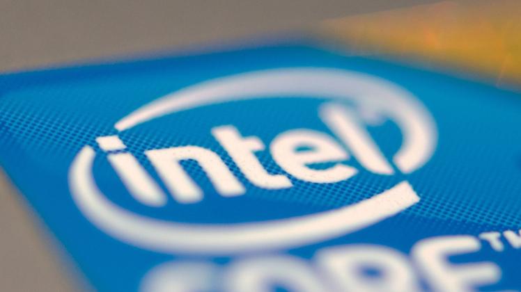 ARCHIV - Der US-Chiphersteller Intel hofft beim Bau seiner neuen Halbleiterwerke in Magdeburg auf einen frühzeitigen Beginn im nächsten Jahr. Foto: Ralf Hirschberger/dpa