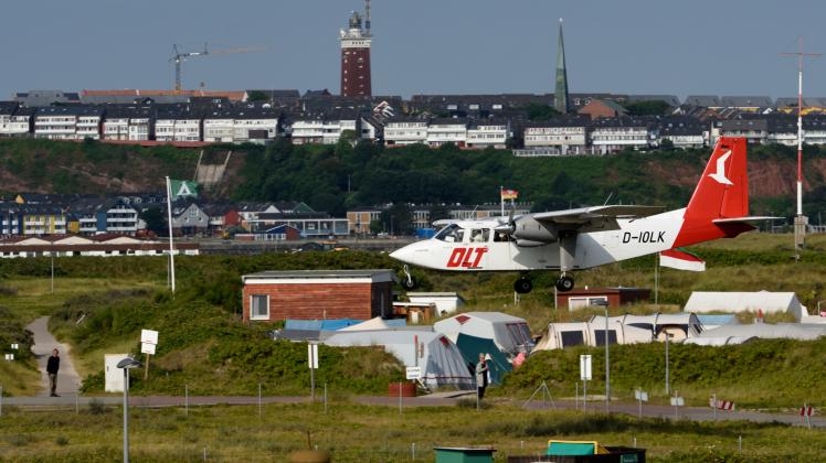OFD- Flugzeug landet in Helgoland/Düne
Helgoland, Düne, 24.7.2022