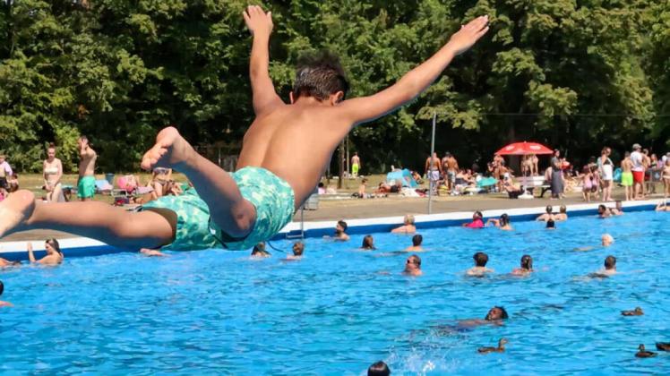 Diese Krankheiten lauern im Freibad Unknown