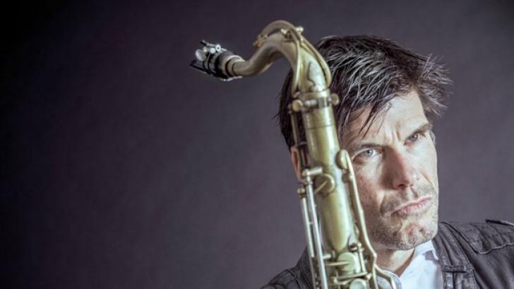 Der Saxophonist, Komponist, Arrangeur und Hochschuldozent Stefan Kuchel ist in vielen musikalischen Stilen des Jazz zu Hause.